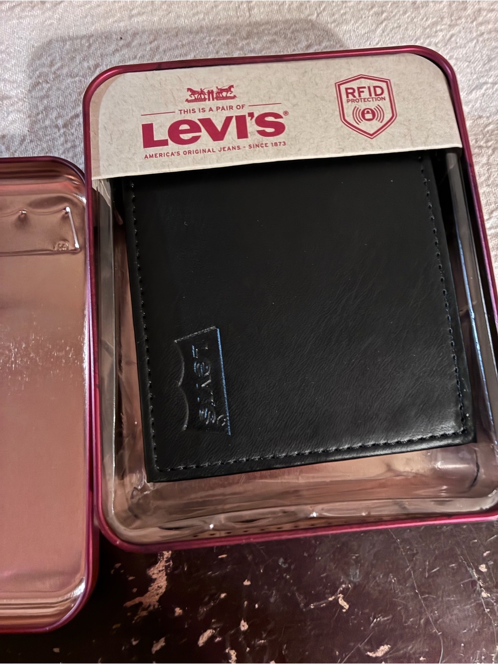 Levi's Black Men's Bifold Card & Key Wallet with RFID